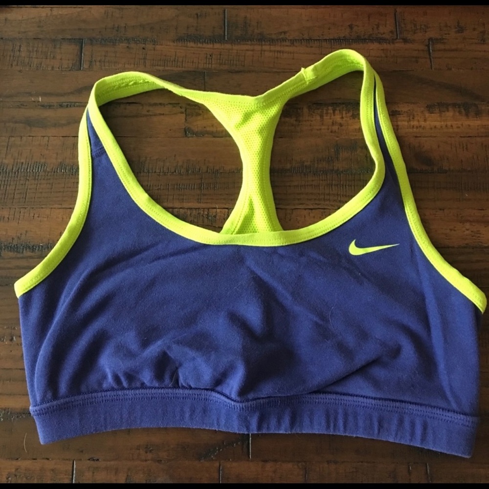 Nike sports bra retro women’s medium